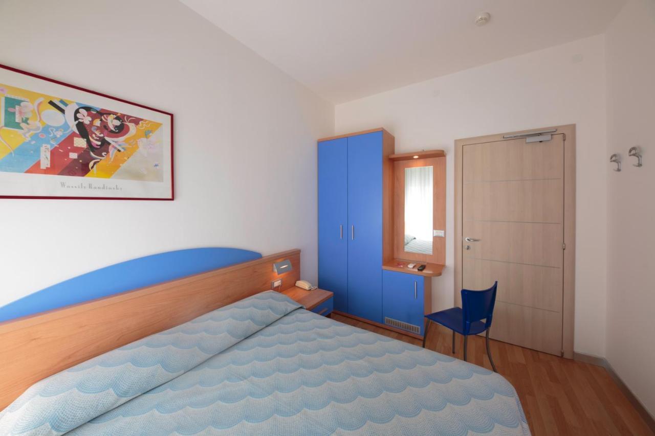 Hotel Riviera Каорле Экстерьер фото