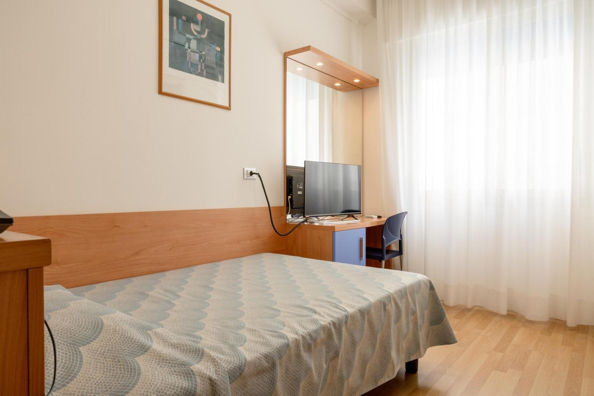 Hotel Riviera Каорле Экстерьер фото