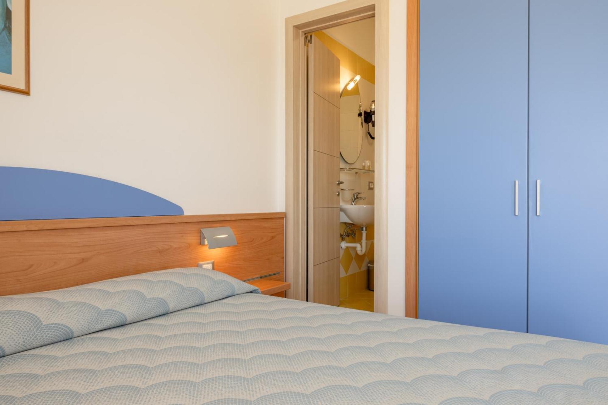 Hotel Riviera Каорле Экстерьер фото